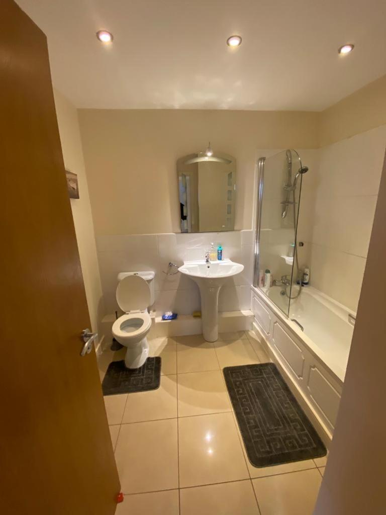 Dorm Room 5-6 People Shared Bathroom Outside Room Dublin Eksteriør bilde